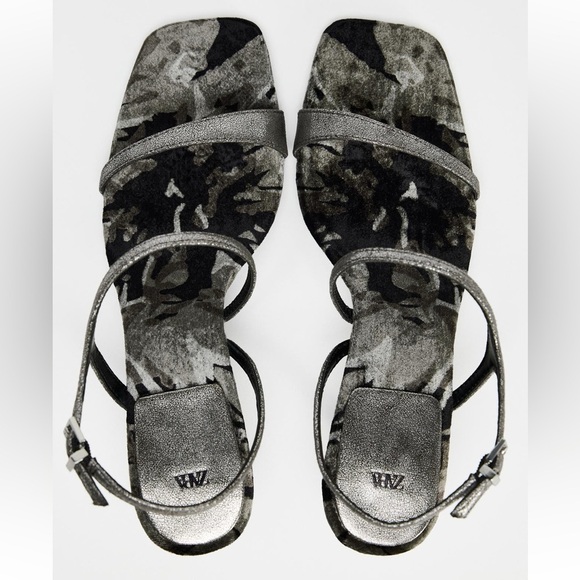 NWT ZARA 🎄HOLIDAY METALLIC perfect for holiday season 
HEELED SANDALS SIZE 8 - Picture 6 of 10